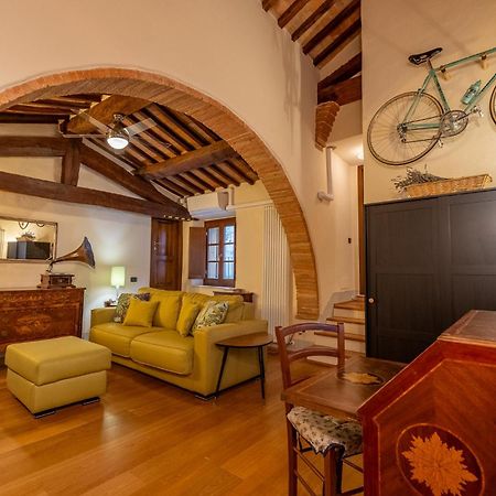 La Corte Del Podesta Sarteano Bagian luar foto